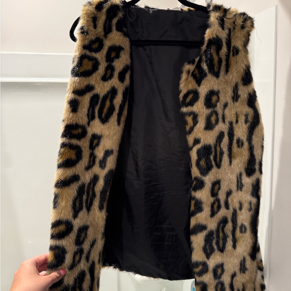 Leopard Print Faux Fur Vest Expres